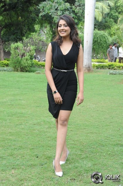 Madhu-Shalini-at-Anukshanam-Movie-Trailer-Launch